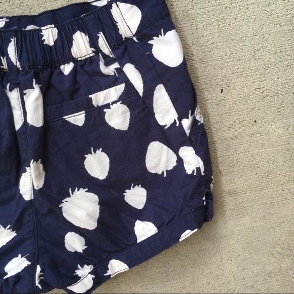 Gap strawberry shorts - Picture 7 of 7